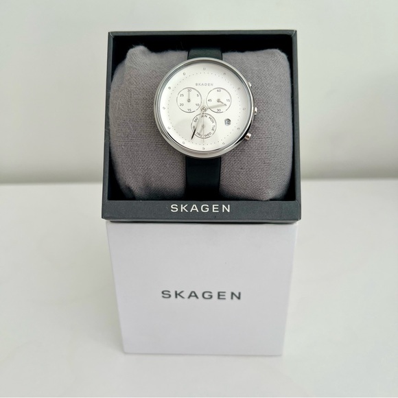 Skagen Women's Gitte Chronograph Black Leather Strap Watch - Picture 3 of 17